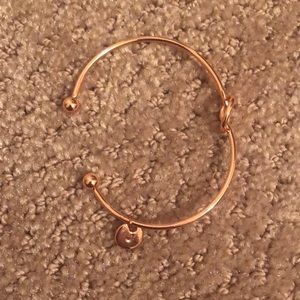 J knot bangle